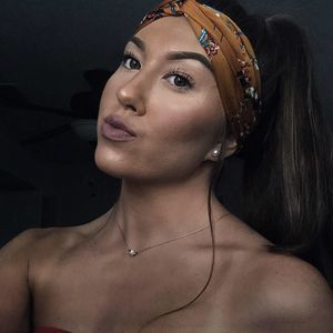 Meet your Posher, Katelyn